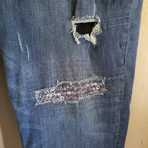 Maurices Mid Rise Jeans Women's Plus Size 22W Distressed Floral Patch Cropped - Picture 3 of 9